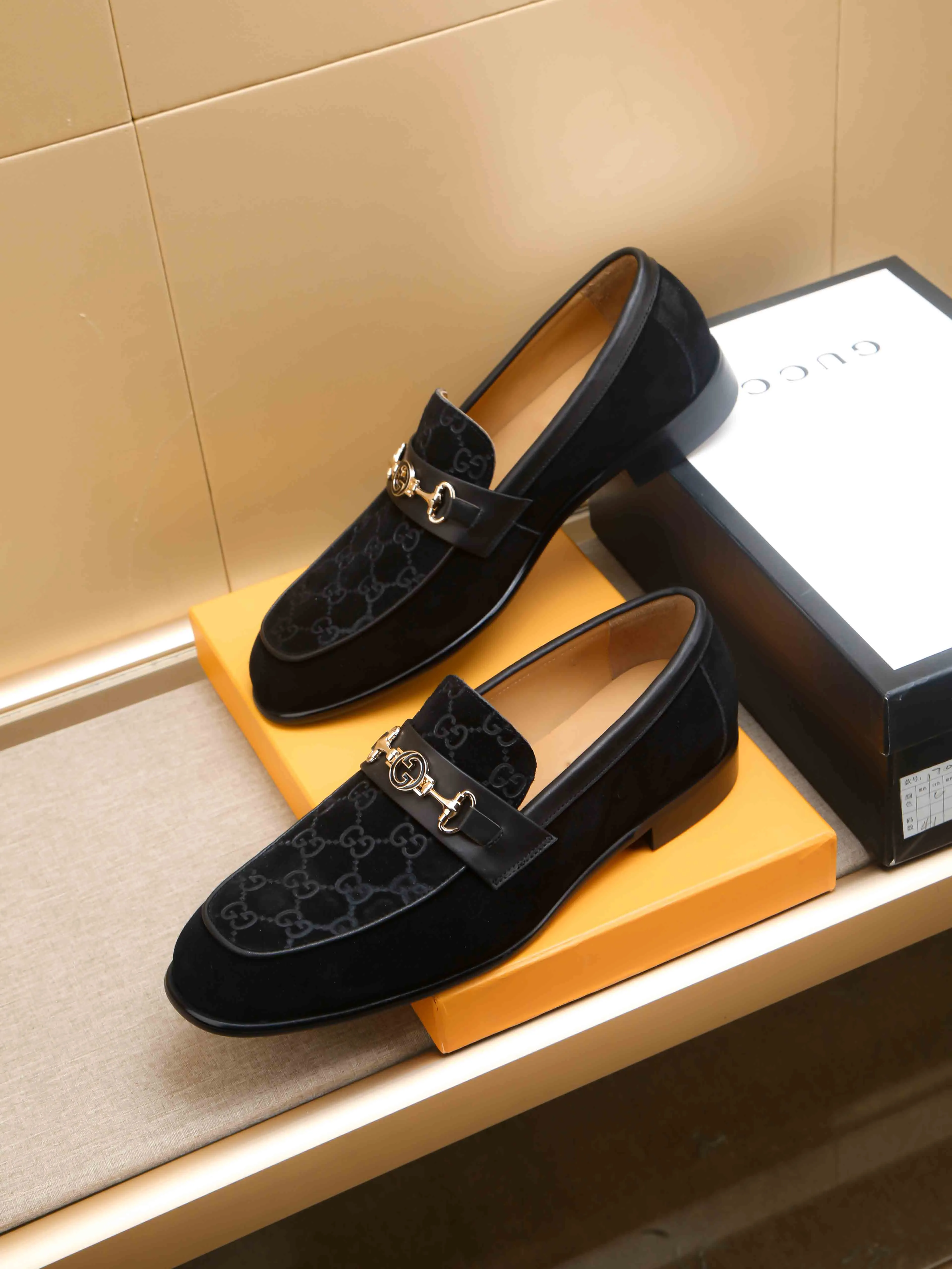Men's men's shoes 💰460 🆘【GUCCI】Gucci ·🐂里· Hot-selling pea shoes top brand luxury, top quality, the latest fashion pea shoes.. The upper is made of original first-layer cowhide. (Full first-layer water-dyed 🐂 leather·inner). The original stylish and stylish soft rubber wear-resistant and non-slip outsole is light and comfortable on the foot, available in 3 colors! Matching code: 39-44 (customized at 39.45.46)